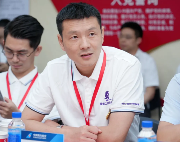 黄鹤之星领航班走进中国南方航空公司 沉浸式探秘航空智造与服务