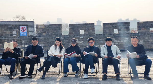 城墙读书会：“黄鹤之星”三期学员在古城墙上探寻创新之道