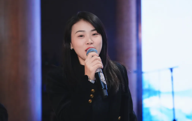 以欢笑融情，以共舞聚力 | 直击黄鹤之星独一无二的年终盛典