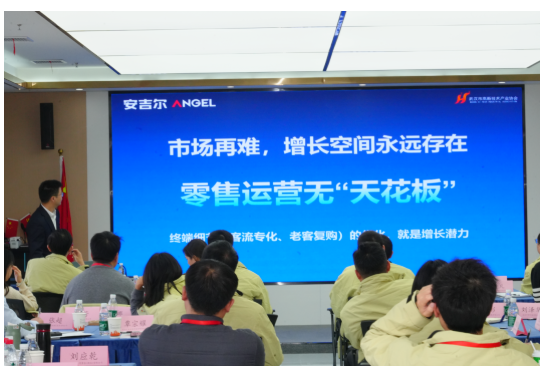 破局增长聚实践，黄鹤之星第17期、第18期鲲鹏班第一课正式开讲！