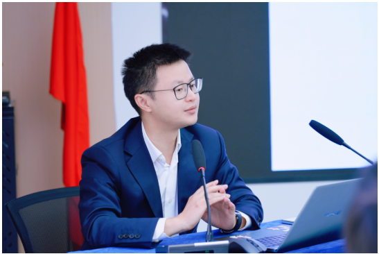 破局增长聚实践，黄鹤之星第17期、第18期鲲鹏班第一课正式开讲！