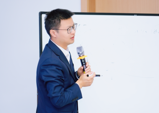 破局增长聚实践，黄鹤之星第17期、第18期鲲鹏班第一课正式开讲！