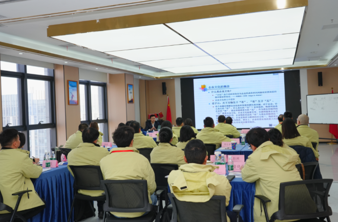 破局增长聚实践，黄鹤之星第17期、第18期鲲鹏班第一课正式开讲！